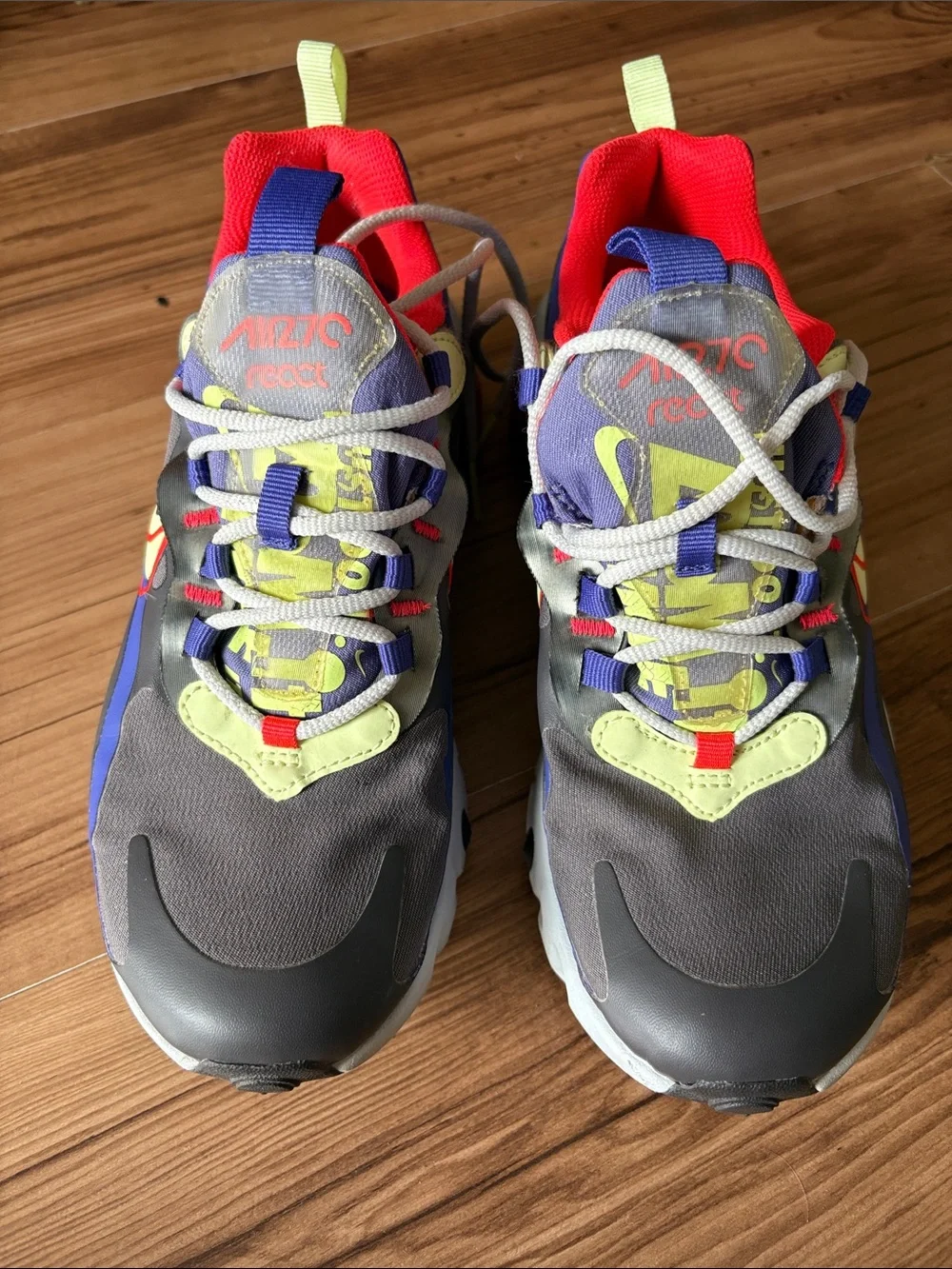Nike 270 react sneakers